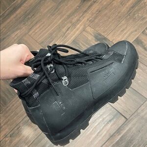 Converse Black High-Top Sneakers with Lace-Up Design